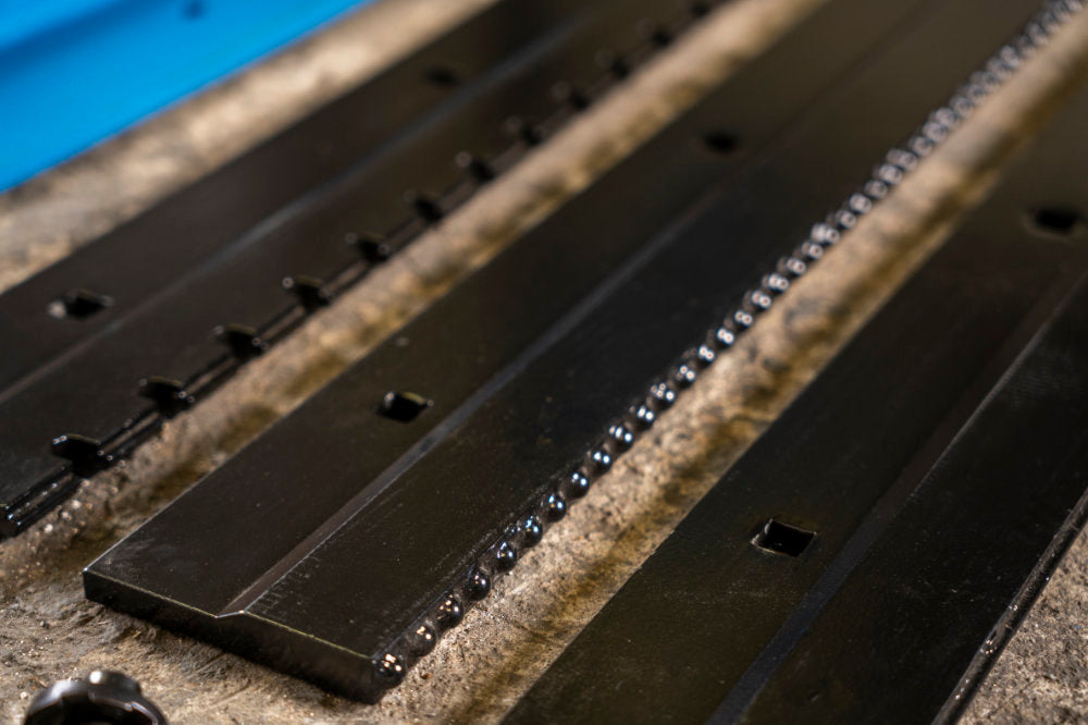 Snowplow edges